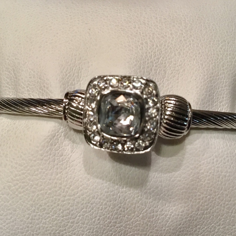 Cable Bracelet with Center Crystal - Picture 2 of 4